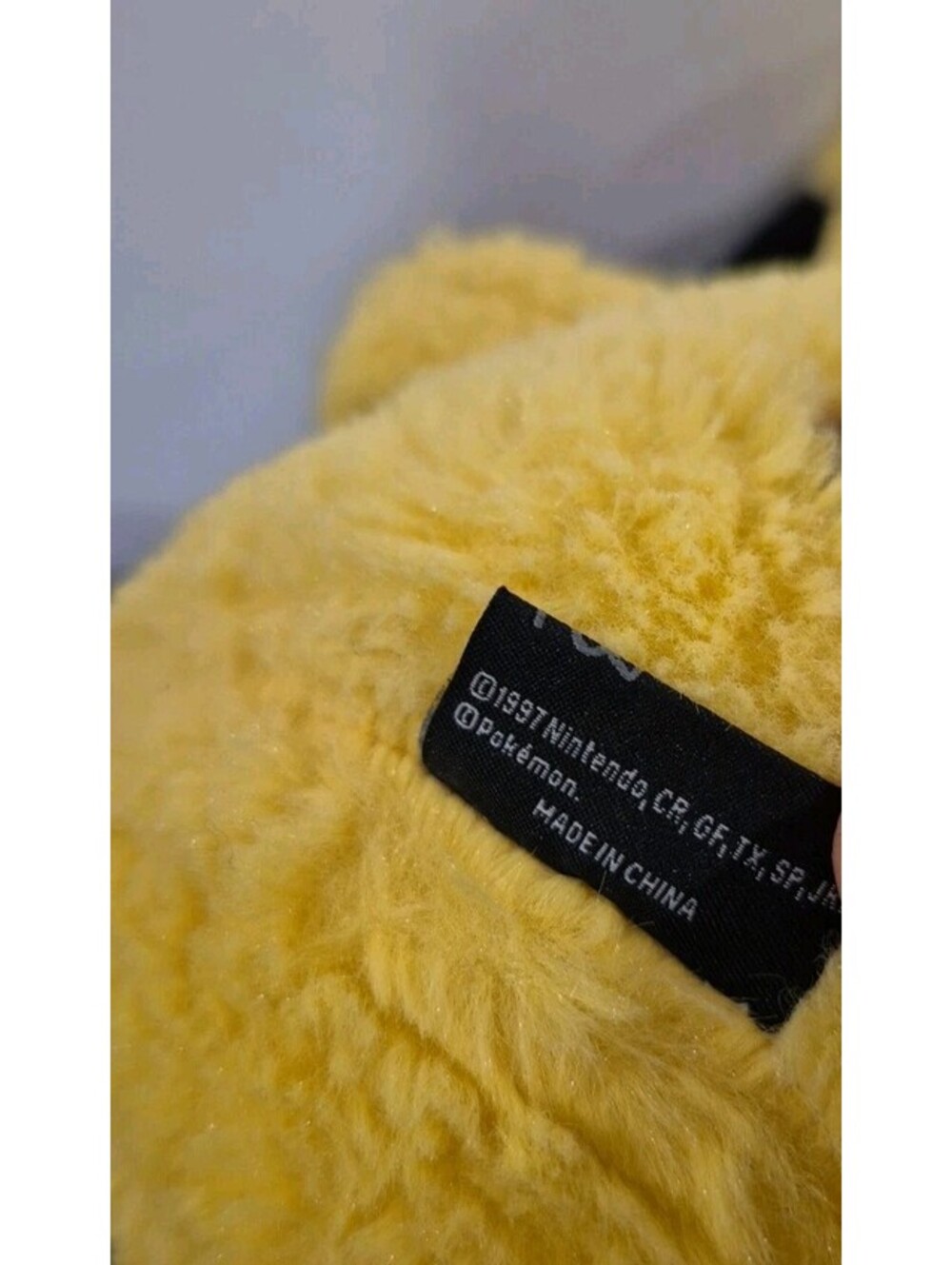 Pokemon Pikachu Plush Droppy Ears Move Up When Hands Pressed 1997 Black Label - Picture 8 of 9